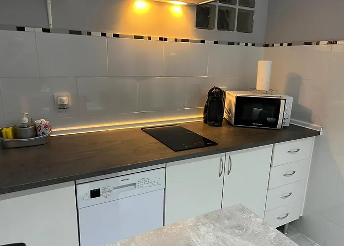 Semesterbostad Adrian *